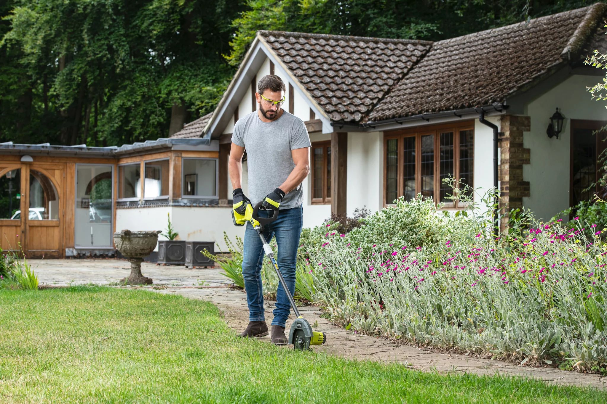 RYOBI 18 V ONE+ Akku-Kantenschneider RY18EGA-0
