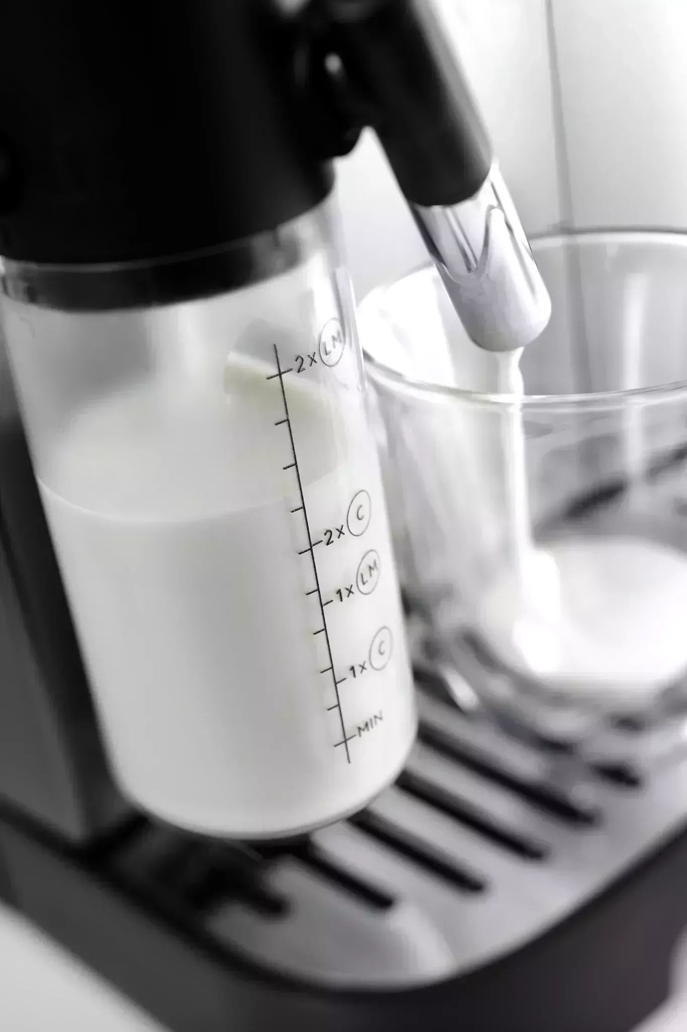 De'Longhi Magnifica Evo Milk ECAM290.61.SB Open-Box