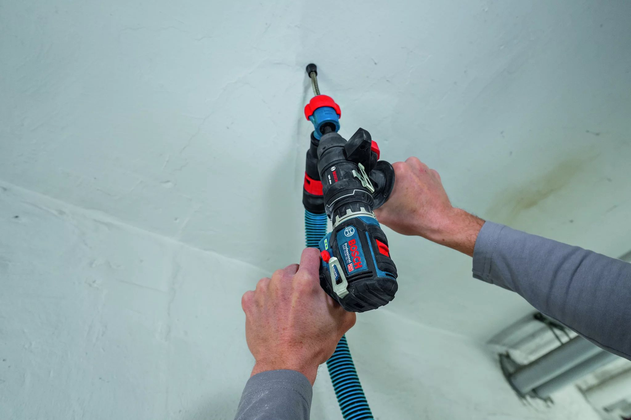 Bosch GSR 12V-32 FC Akku-Bohrschrauber inkl. Koffer u. Aufsätze