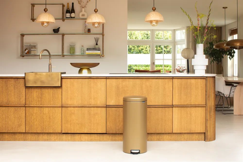 Brabantia NewIcon Treteimer, 30 L - Warm Brass