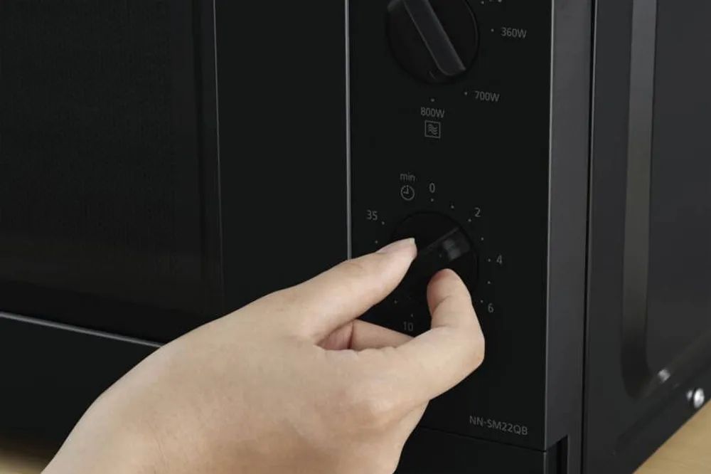 Panasonic NN-SM22QBEPG sw Mikrowelle 20l Drehteller