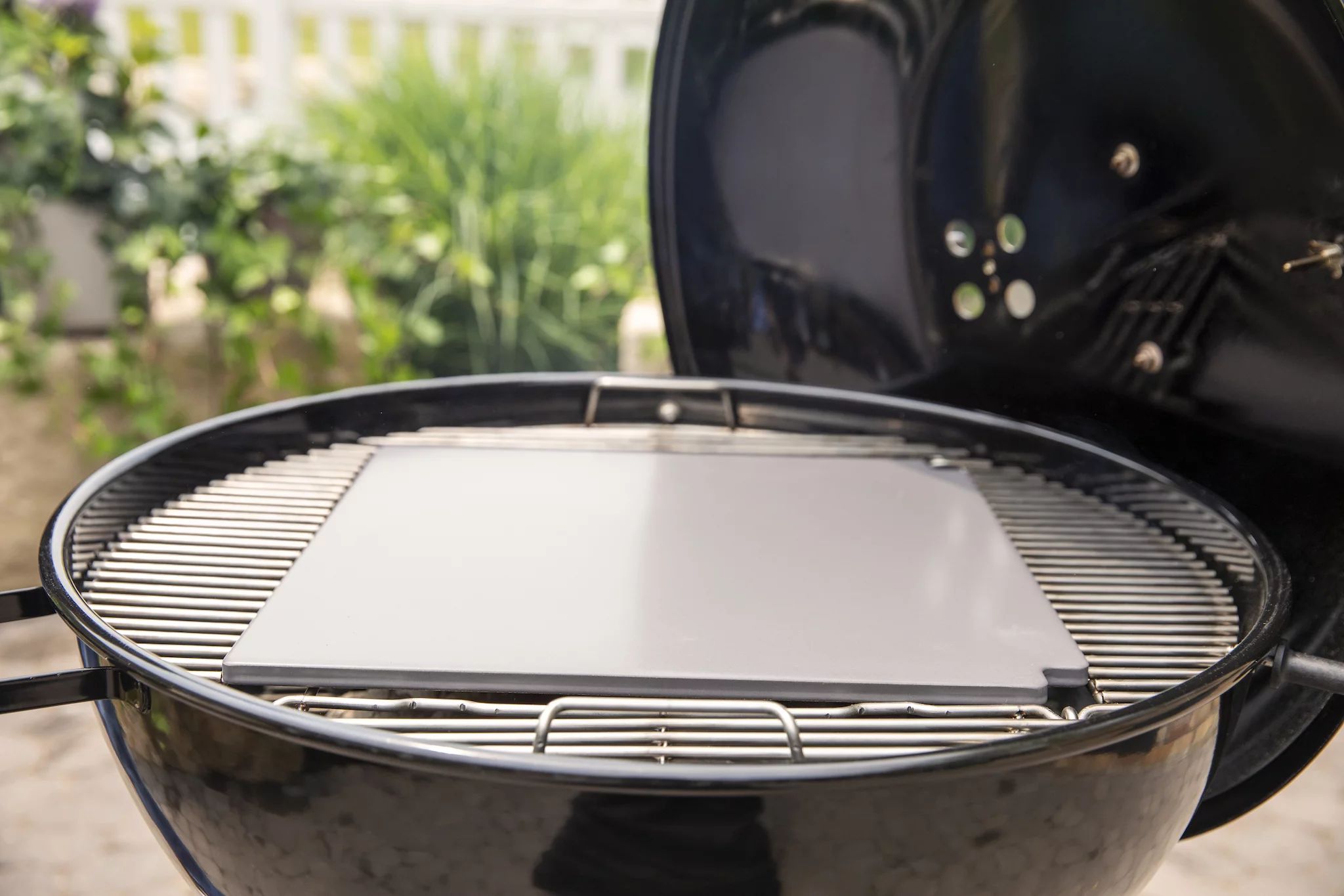 Weber Master-Touch Premium, 67cm, Black